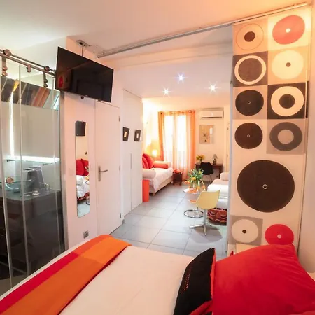 Flat Apartment *